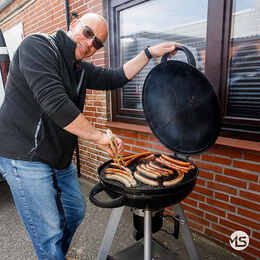 Teamevent Grillen, Grillmeister Dirk Frehse  | Marquardt & Streck Hamburg-Billstedt, Ihr Experte für Haustechnik, Elektrotechnik & Sanitär-Heizung-Klimatechnik