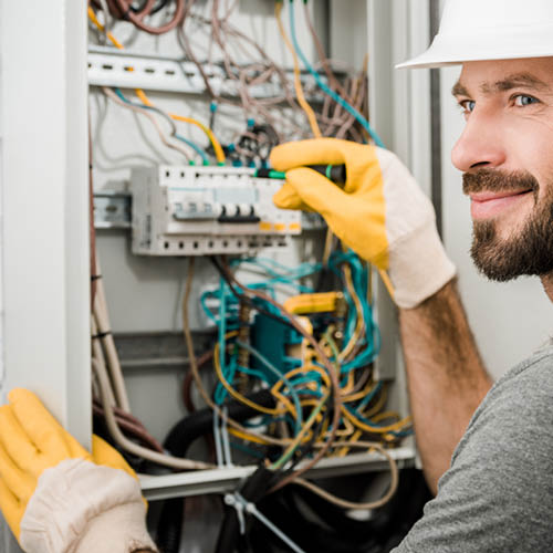Ihr Elektriker in Hamburg | Modernisieren und Reparieren - Reparaturarbeiten, Instandsetzung, elektrische Anlage | Elektrotechnik | Marquardt & Streck Hamburg Billstedt