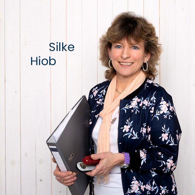 Das Team von Marquardt & Streck Hamburg | Bereich Elektrotechnik / Elektriker - Mitarbeiterin Silke Hiob Sekretariat